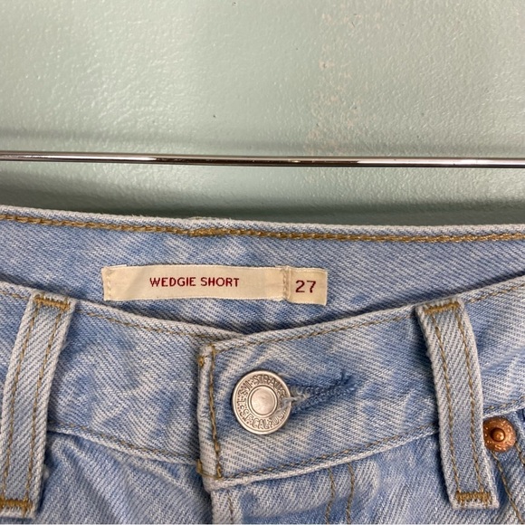Levi’s‎ Premium Wedgie Short Light Wash Blue Sz 27 - Picture 2 of 5